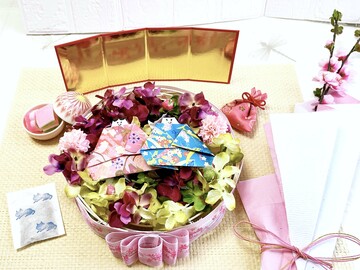 香りと飾りで季節を愛でる
【上巳の節句】